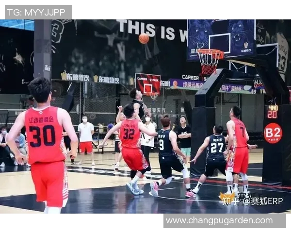 激烈角逐游泳赛场精彩纷呈 快速游进冠军宝座的背后故事揭秘